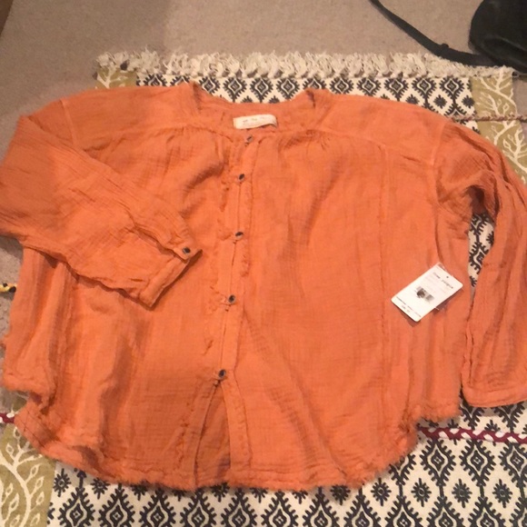 Tops - Free People comfy salmon / coral  colored shirt